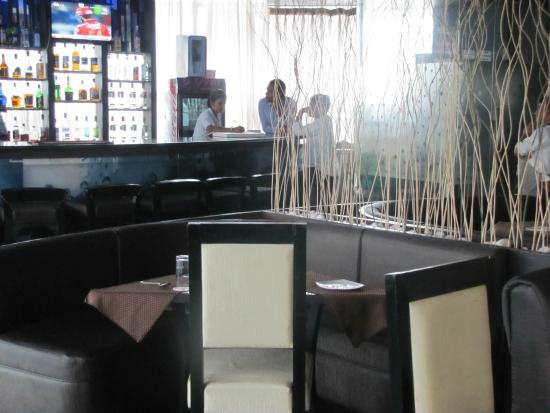 Oval Lounge Bar